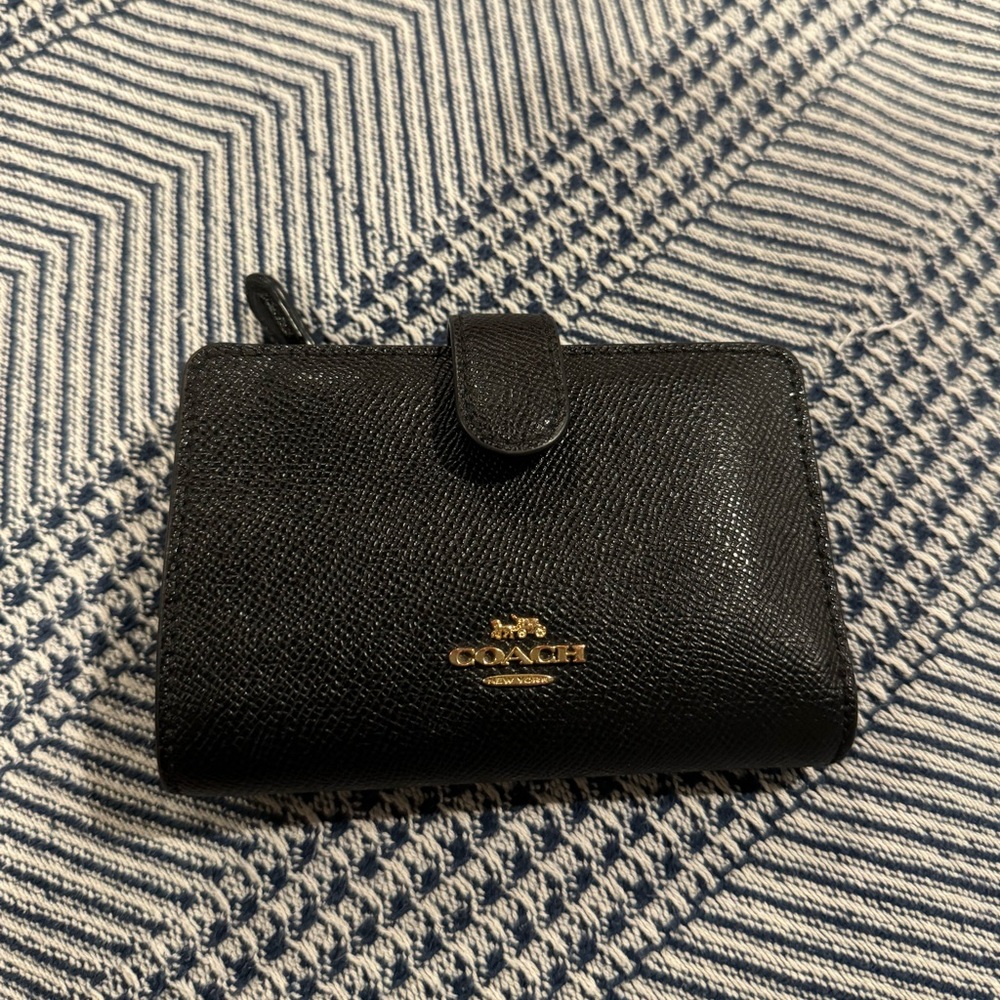 COACH Medium Black Bi-fold Wallet